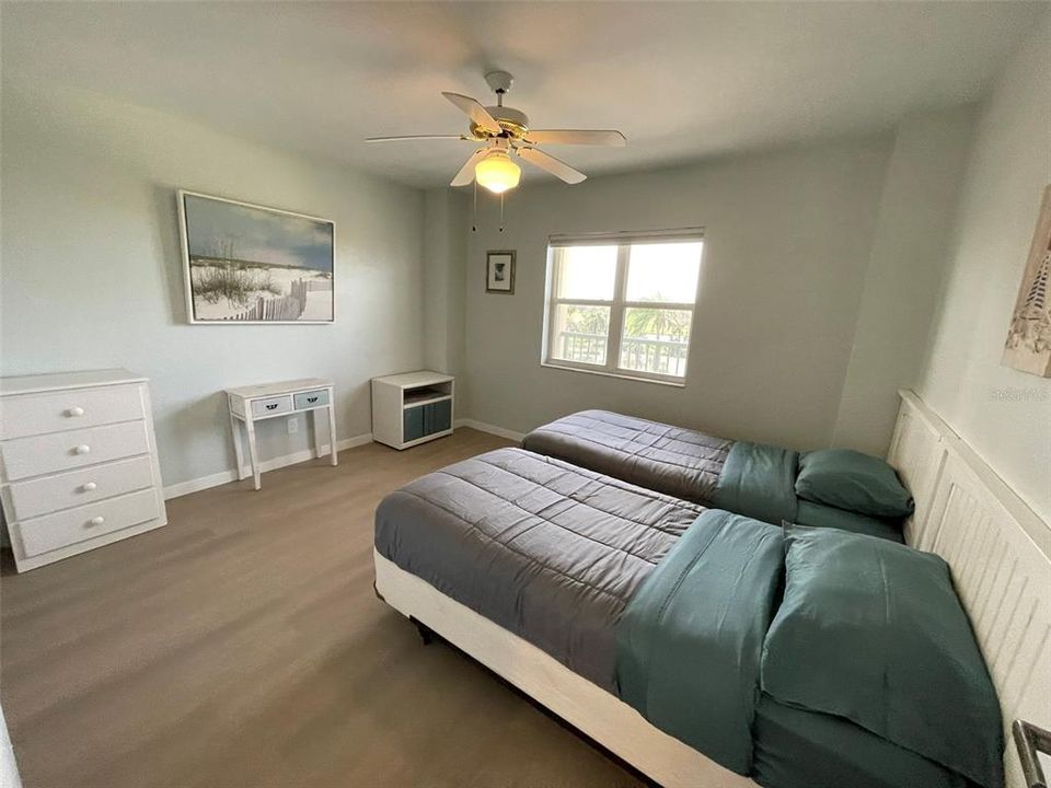 For Rent: $2,300 (2 beds, 2 baths, 978 Square Feet)