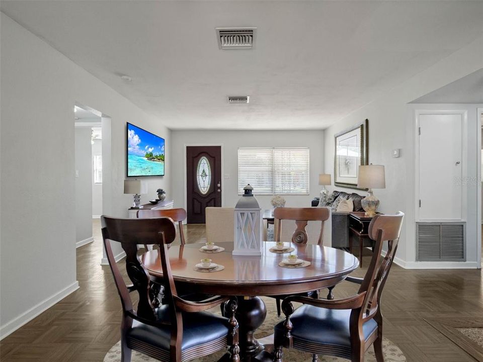 VIRTUALLY STAGED LIVING/DINING ROOM