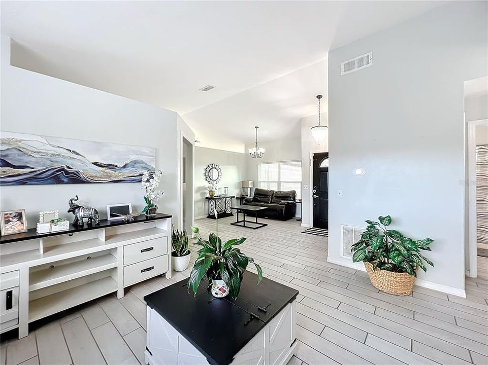 For Sale: $339,900 (3 beds, 2 baths, 1628 Square Feet)