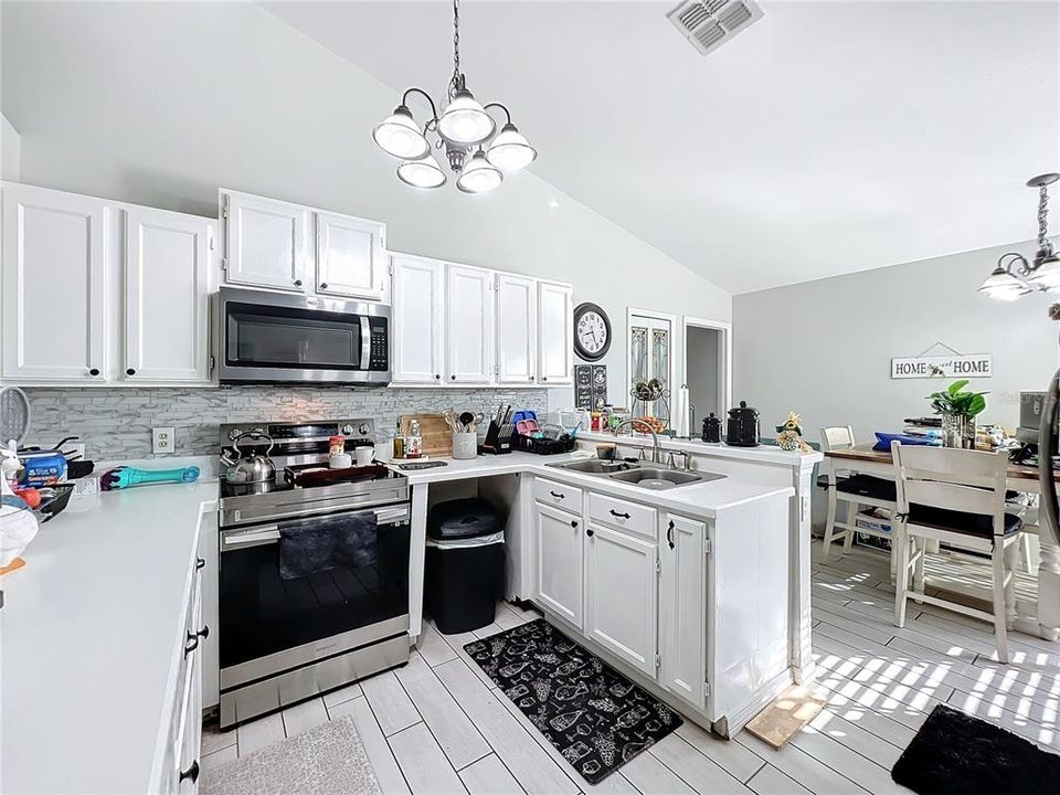 For Sale: $339,900 (3 beds, 2 baths, 1628 Square Feet)