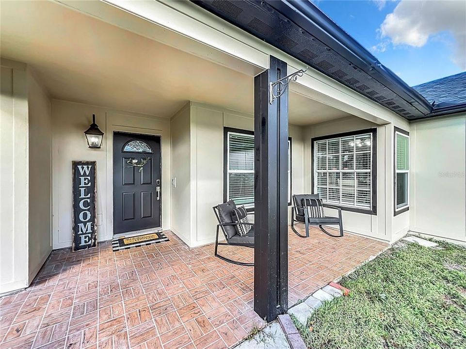 For Sale: $339,900 (3 beds, 2 baths, 1628 Square Feet)