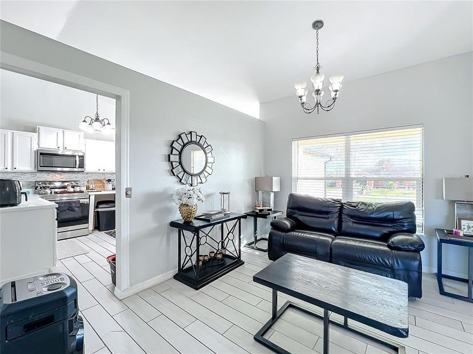 For Sale: $339,900 (3 beds, 2 baths, 1628 Square Feet)