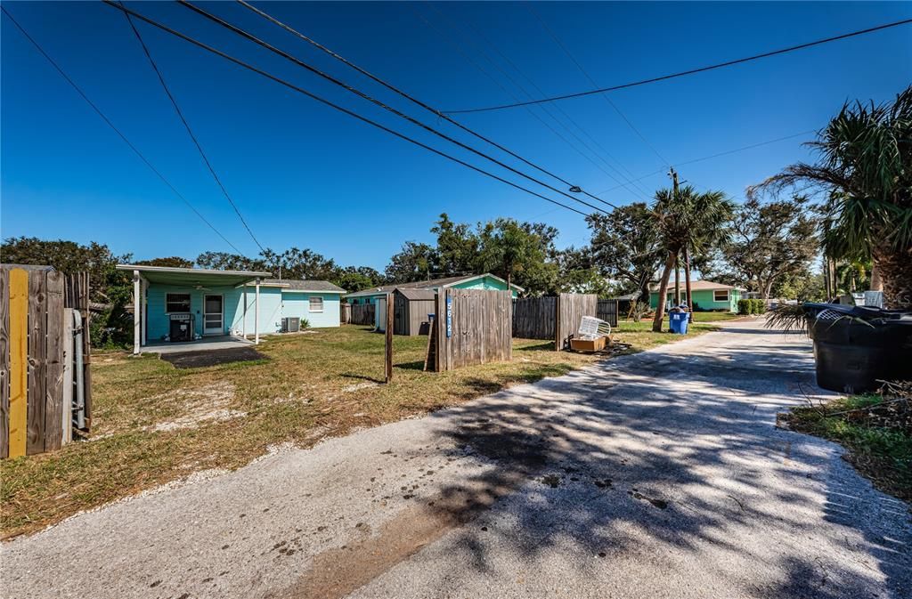 Alley access from street to property