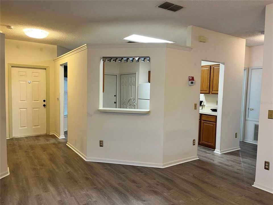 For Sale: $334,500 (3 beds, 2 baths, 1315 Square Feet)