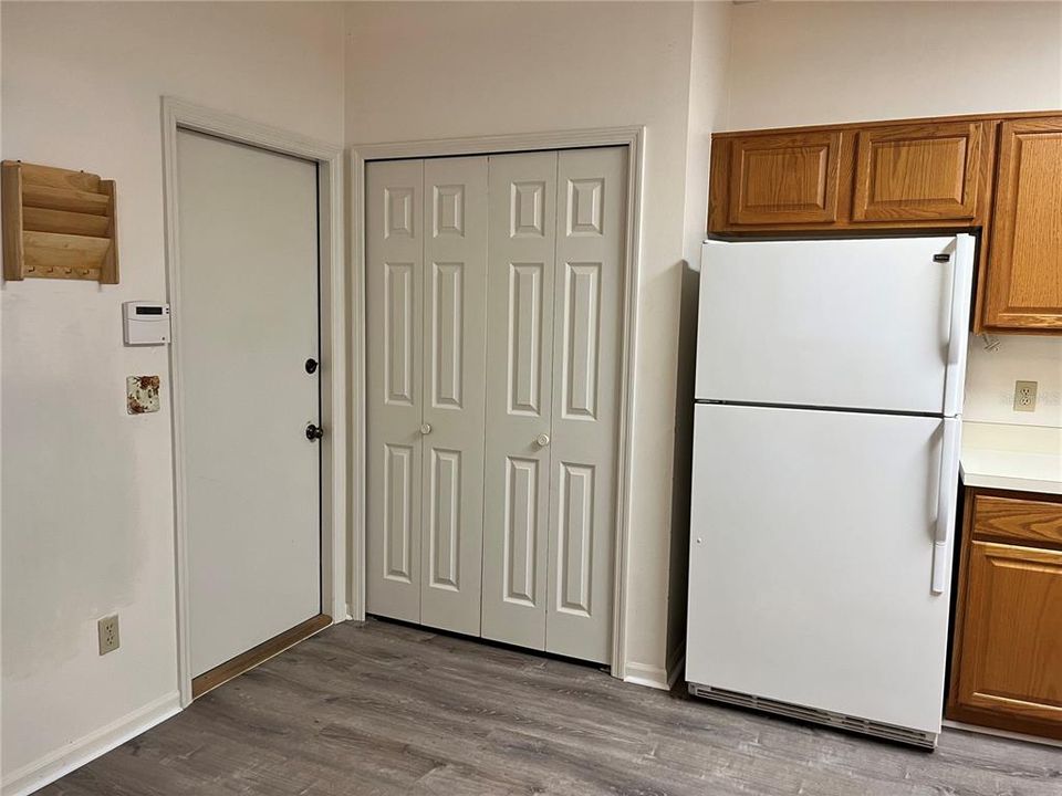 For Sale: $334,500 (3 beds, 2 baths, 1315 Square Feet)