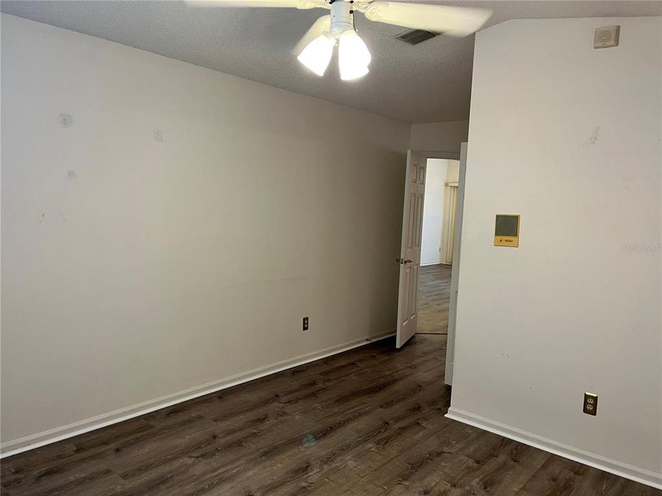 For Sale: $334,500 (3 beds, 2 baths, 1315 Square Feet)