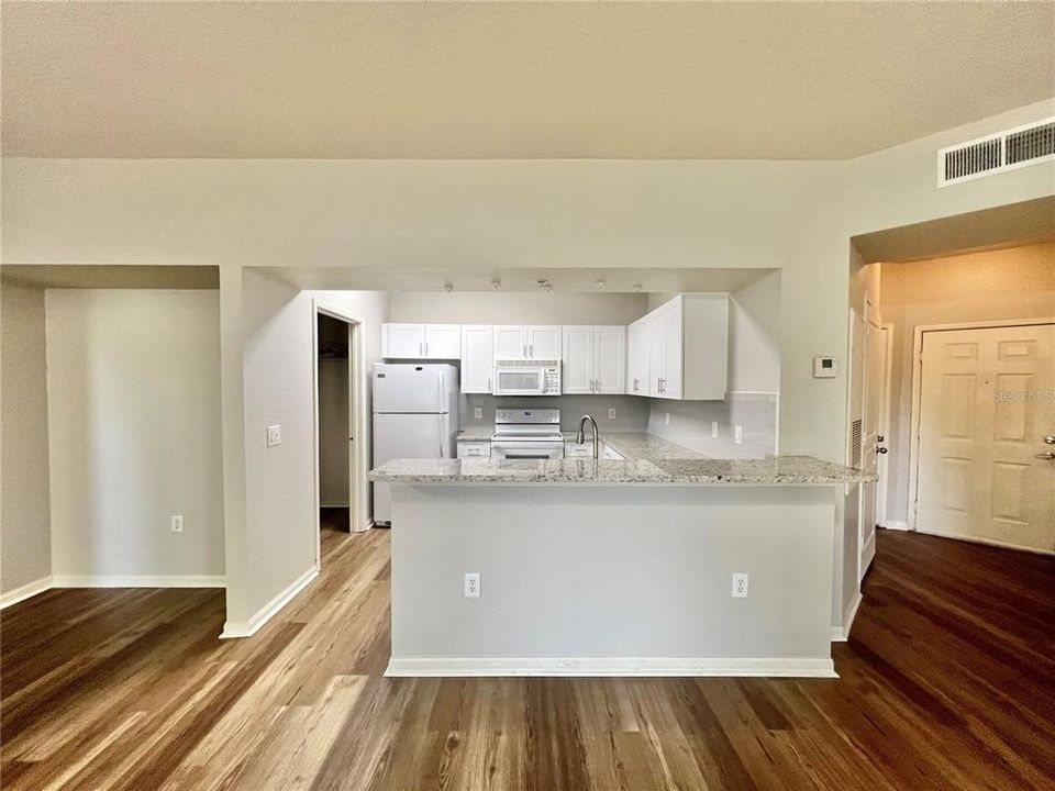 For Rent: $2,000 (2 beds, 2 baths, 1089 Square Feet)