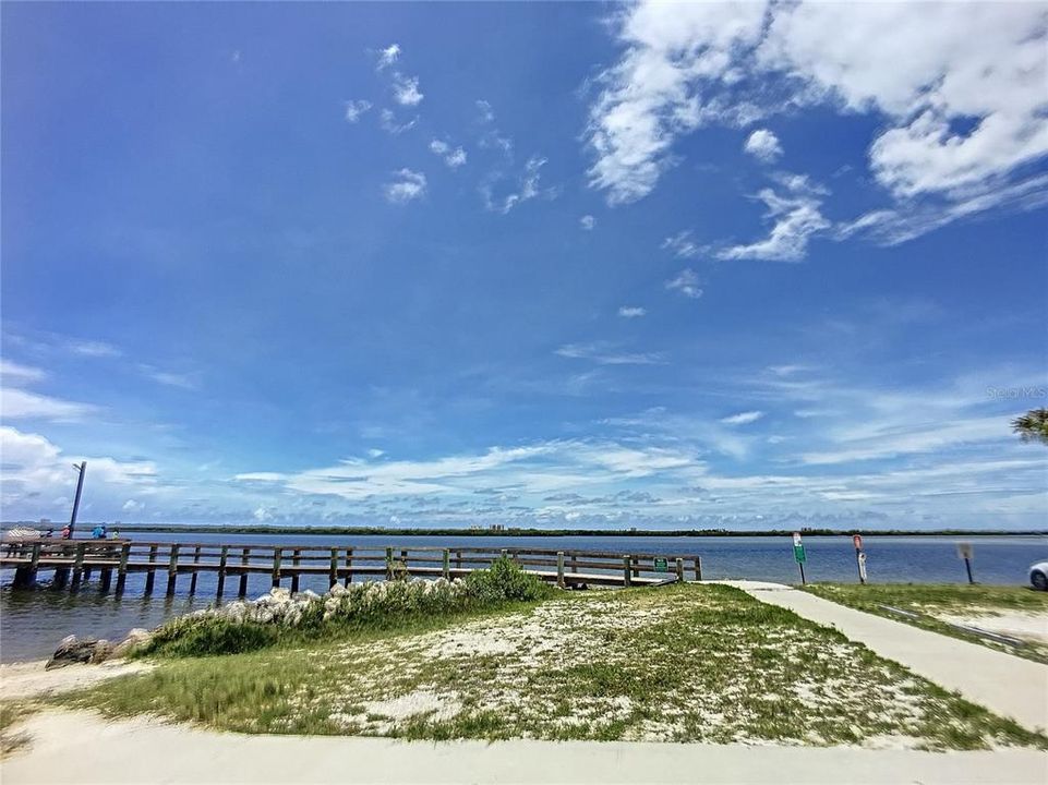 For Sale: $230,000 (2 beds, 1 baths, 812 Square Feet)