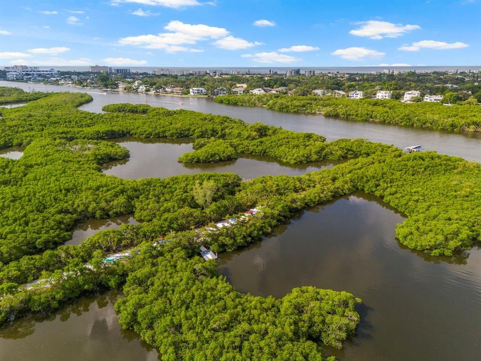 На продажу: $725,000 (3 спален, 2 ванн, 1912 Квадратных фут)