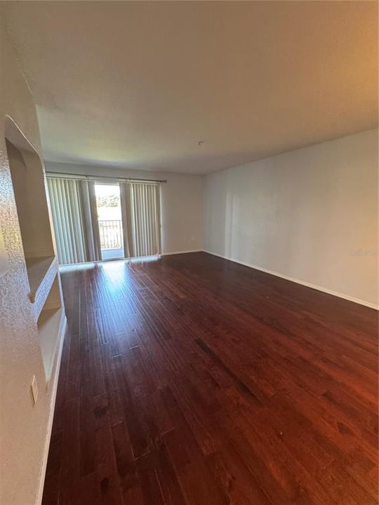 For Rent: $1,850 (2 beds, 2 baths, 1160 Square Feet)