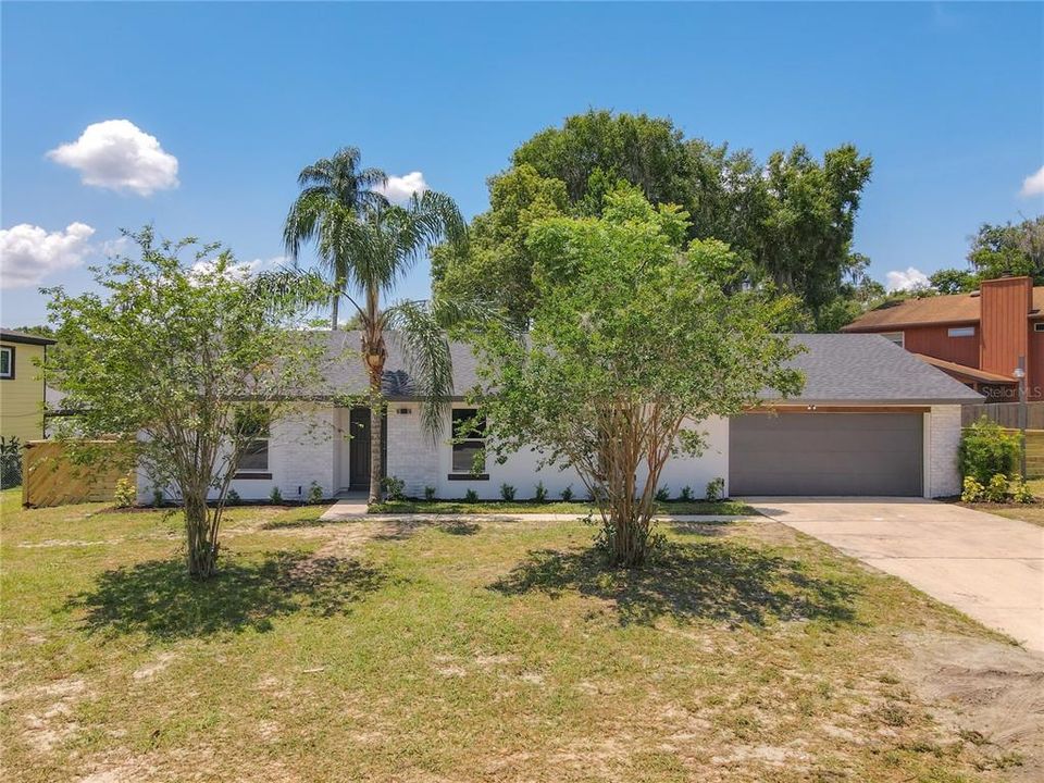 For Sale: $765,000 (3 beds, 2 baths, 1698 Square Feet)