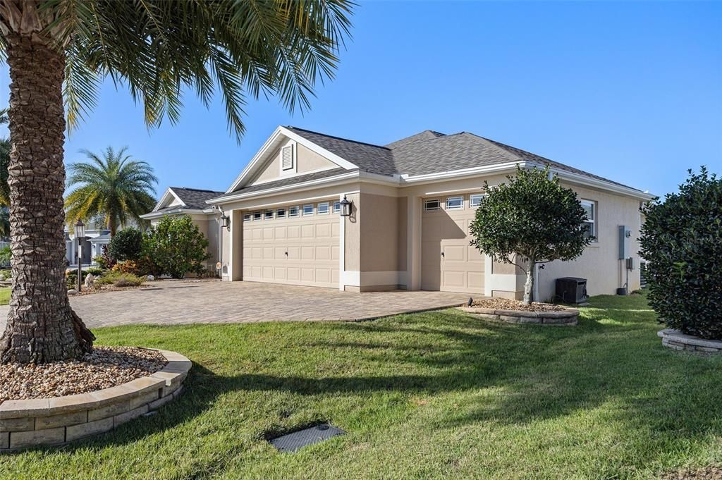 Active With Contract: $649,900 (3 beds, 2 baths, 2410 Square Feet)