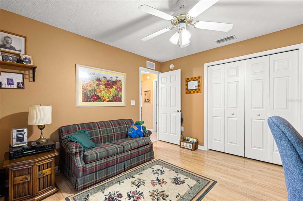 Active With Contract: $439,900 (3 beds, 2 baths, 1519 Square Feet)