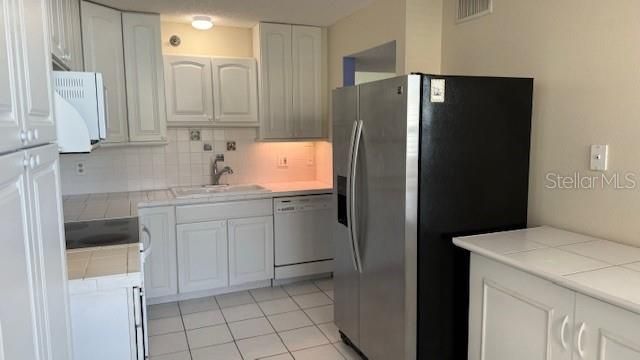 For Rent: $2,100 (2 beds, 2 baths, 1256 Square Feet)