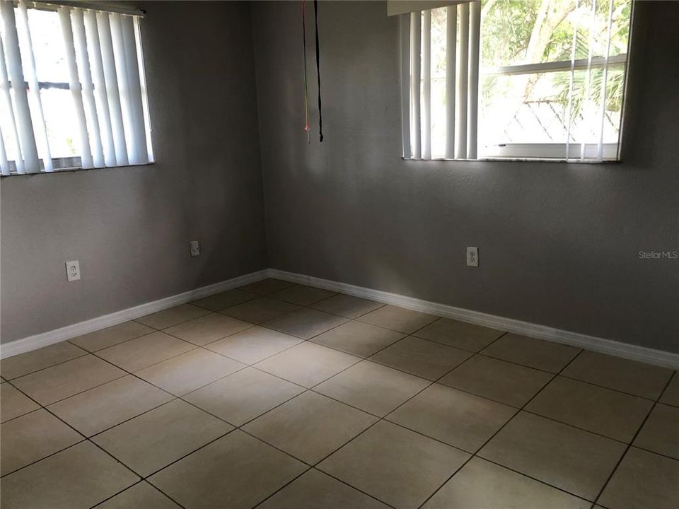 For Rent: $2,100 (3 beds, 2 baths, 1679 Square Feet)