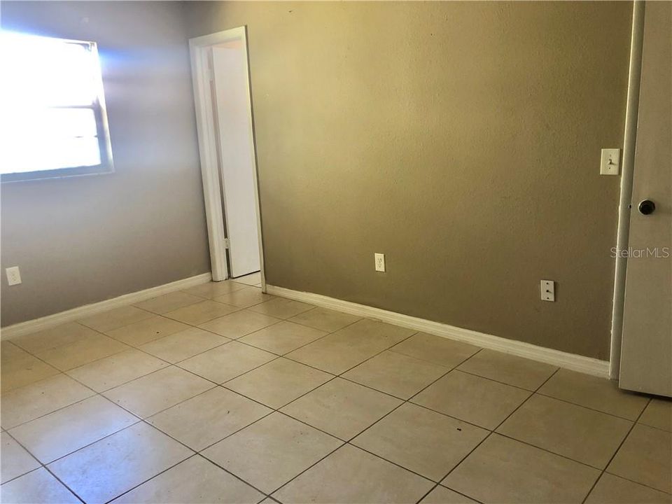 For Rent: $2,100 (3 beds, 2 baths, 1679 Square Feet)