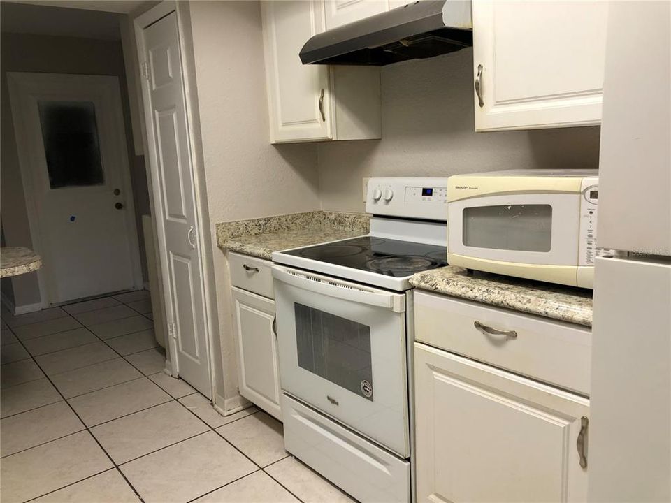 For Rent: $2,100 (3 beds, 2 baths, 1679 Square Feet)