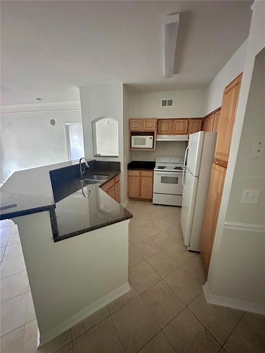 For Sale: $185,000 (2 beds, 2 baths, 1233 Square Feet)