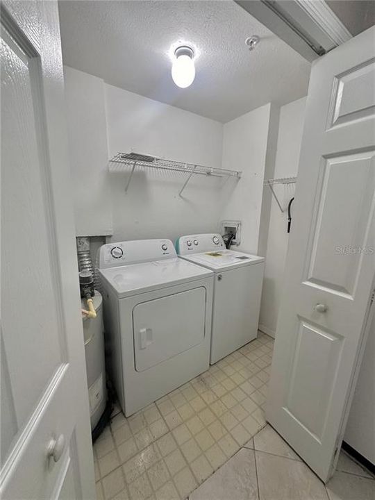 For Sale: $185,000 (2 beds, 2 baths, 1233 Square Feet)