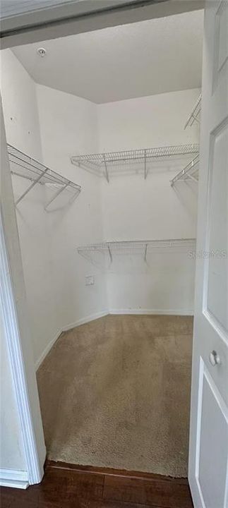 For Sale: $185,000 (2 beds, 2 baths, 1233 Square Feet)