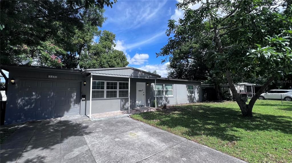 For Sale: $469,000 (3 beds, 2 baths, 1924 Square Feet)