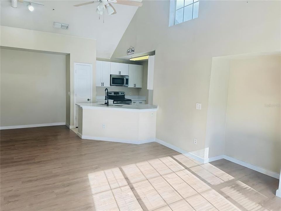 For Sale: $265,000 (3 beds, 2 baths, 1202 Square Feet)