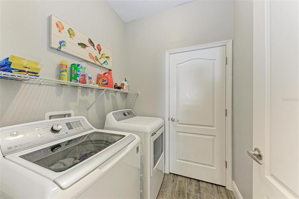 For Sale: $439,900 (3 beds, 2 baths, 1621 Square Feet)