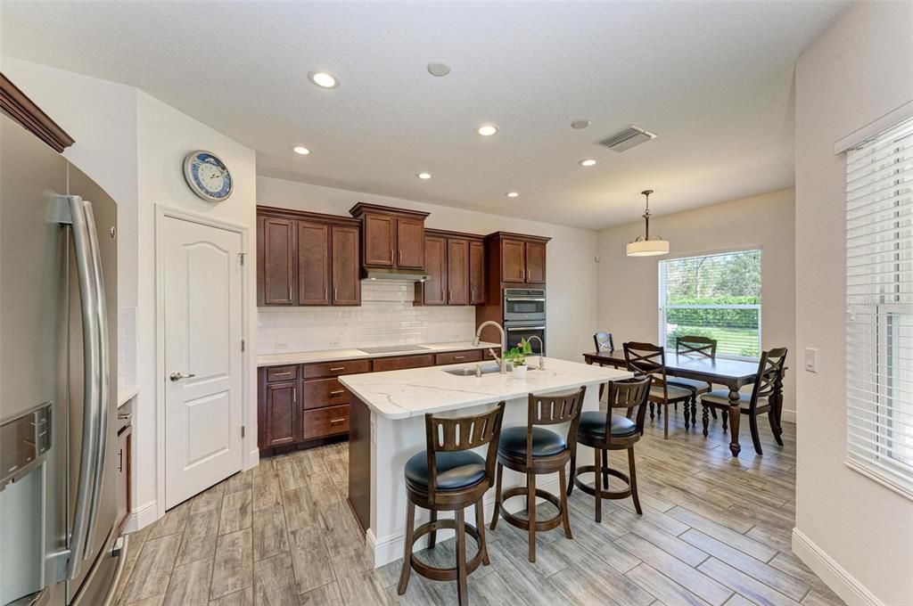 For Sale: $439,900 (3 beds, 2 baths, 1621 Square Feet)