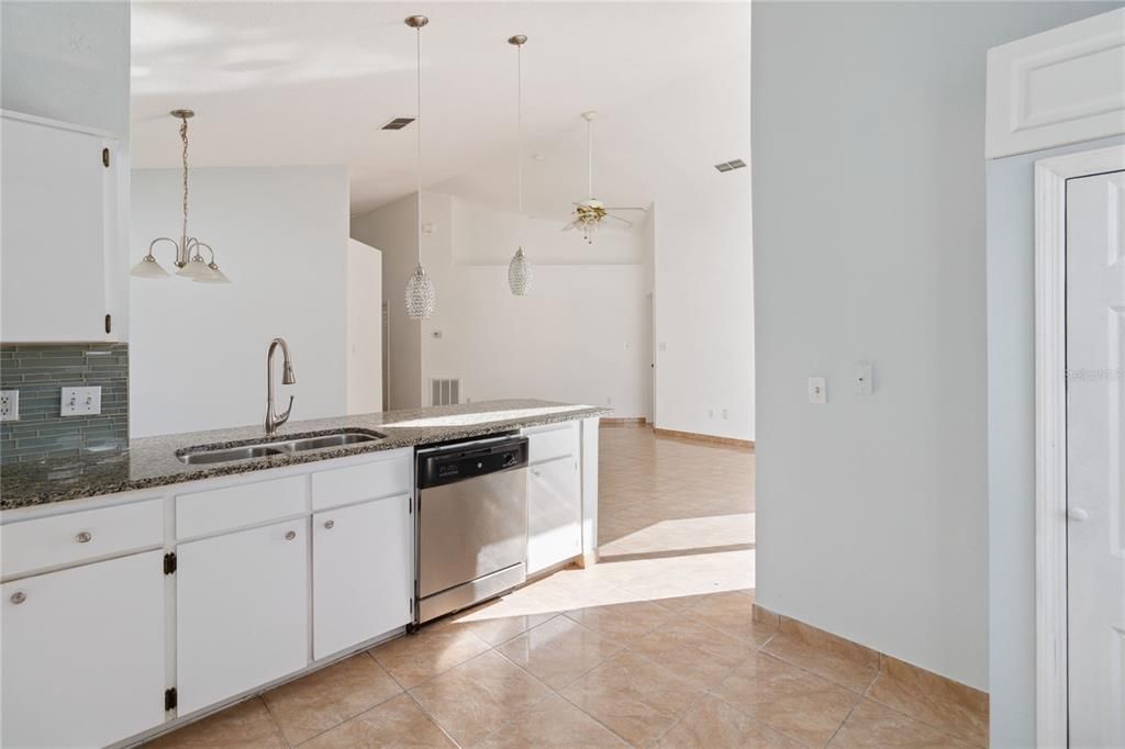 For Sale: $359,900 (3 beds, 2 baths, 1331 Square Feet)