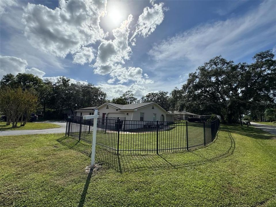 For Sale: $510,000 (4 beds, 2 baths, 1797 Square Feet)