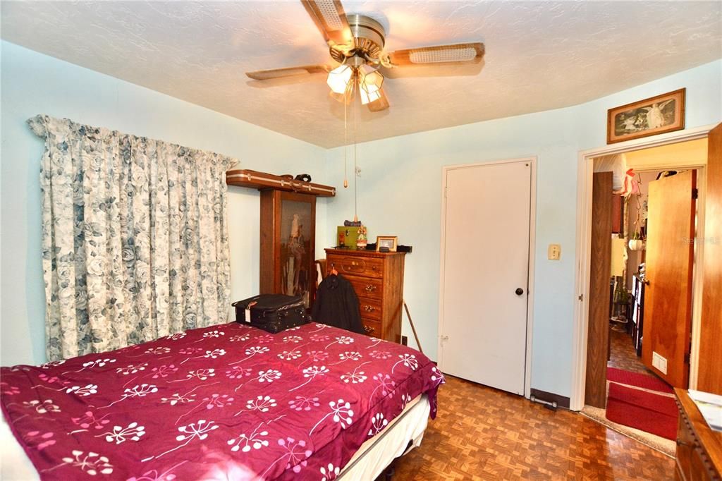 For Sale: $250,000 (3 beds, 1 baths, 1213 Square Feet)