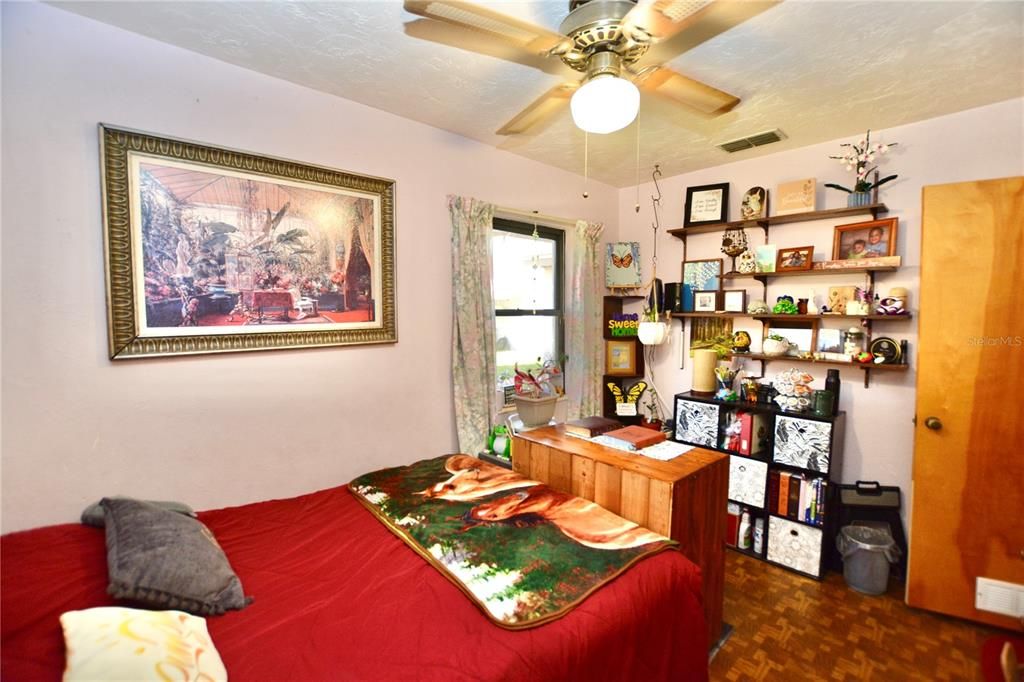 For Sale: $250,000 (3 beds, 1 baths, 1213 Square Feet)