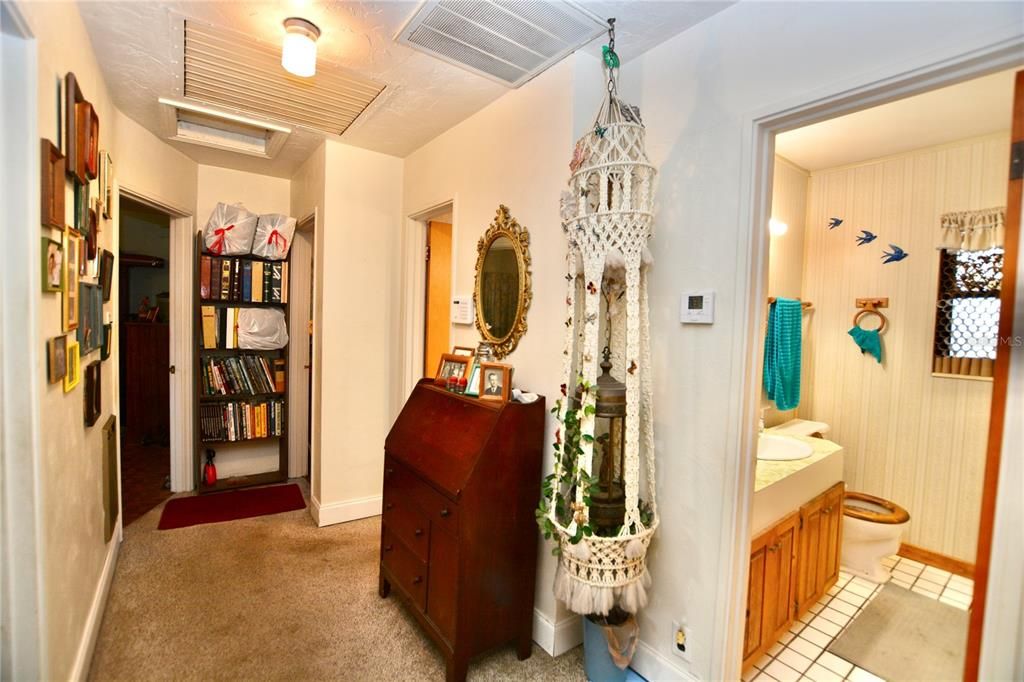 For Sale: $250,000 (3 beds, 1 baths, 1213 Square Feet)