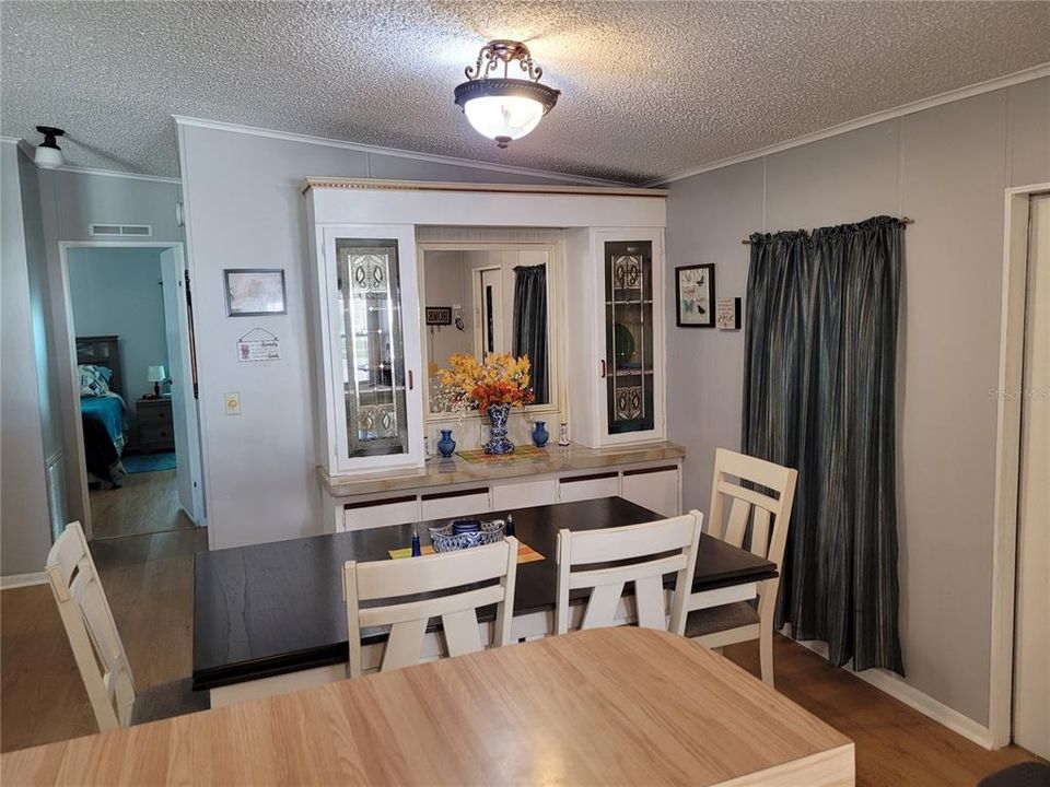 For Sale: $169,900 (2 beds, 2 baths, 1188 Square Feet)