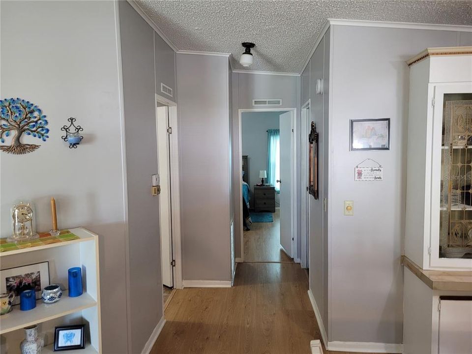 For Sale: $169,900 (2 beds, 2 baths, 1188 Square Feet)