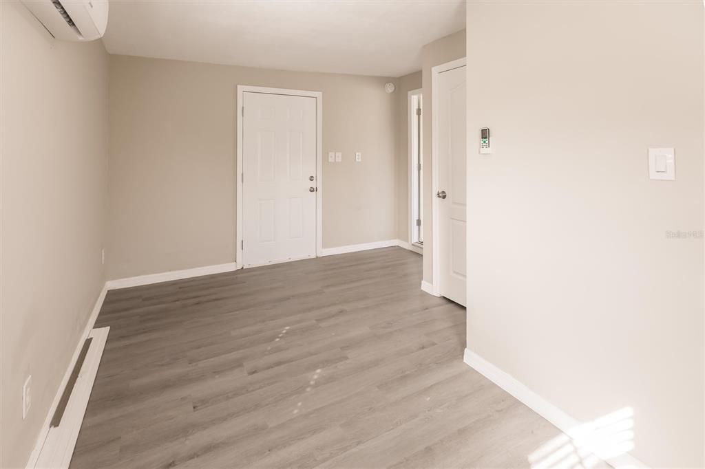 For Sale: $209,000 (2 beds, 1 baths, 851 Square Feet)