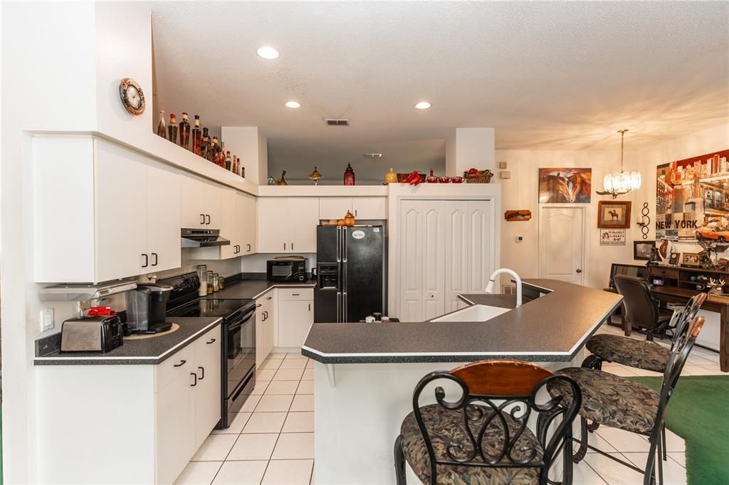 For Sale: $405,000 (3 beds, 2 baths, 2141 Square Feet)