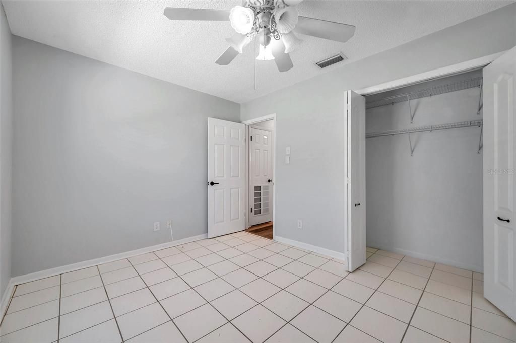 For Sale: $249,000 (2 beds, 1 baths, 998 Square Feet)