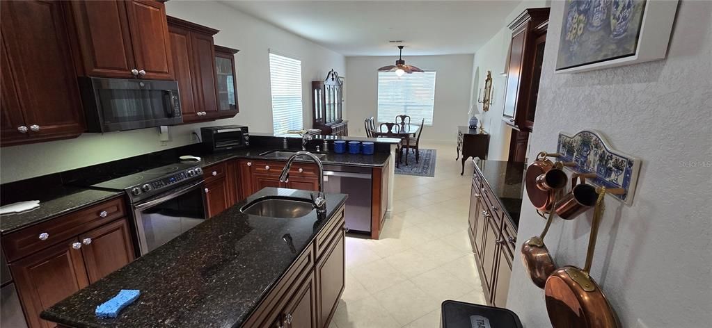 For Sale: $419,900 (3 beds, 2 baths, 2485 Square Feet)