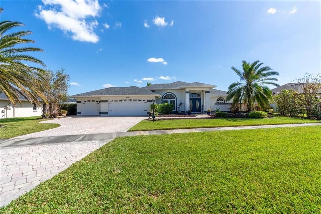 Plenty of room in this driveway for family to visit. (owner is having the sidewalk pressure washed)