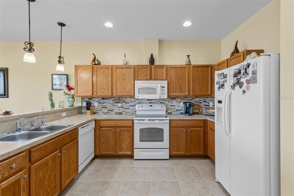 For Sale: $399,900 (3 beds, 2 baths, 1808 Square Feet)