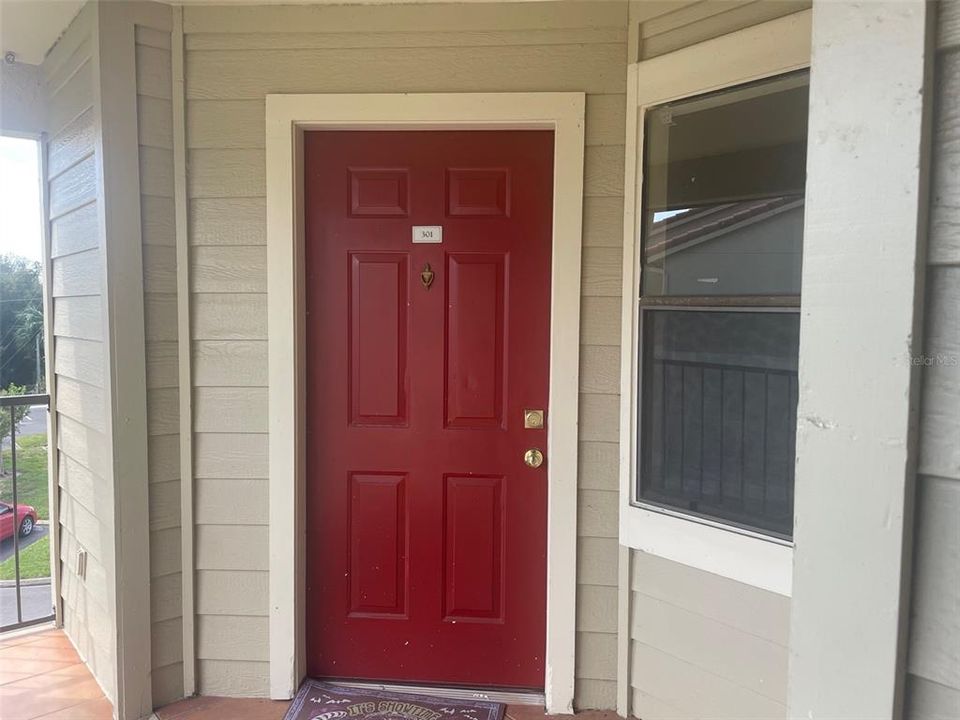 For Sale: $199,000 (1 beds, 1 baths, 661 Square Feet)