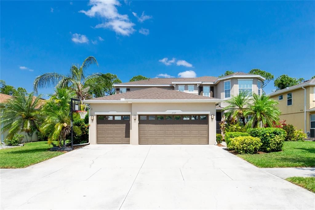 For Sale: $549,000 (4 beds, 3 baths, 2962 Square Feet)