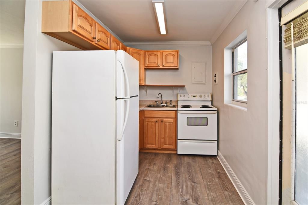 For Sale: $209,000 (1 beds, 1 baths, 582 Square Feet)