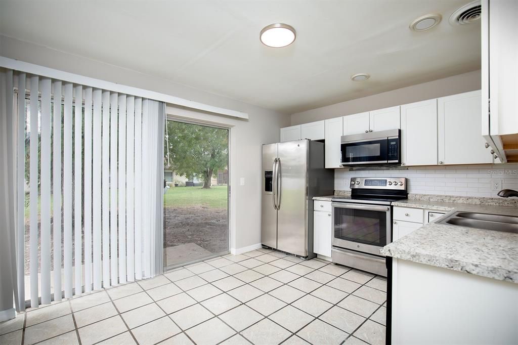 For Sale: $309,990 (3 beds, 2 baths, 1151 Square Feet)