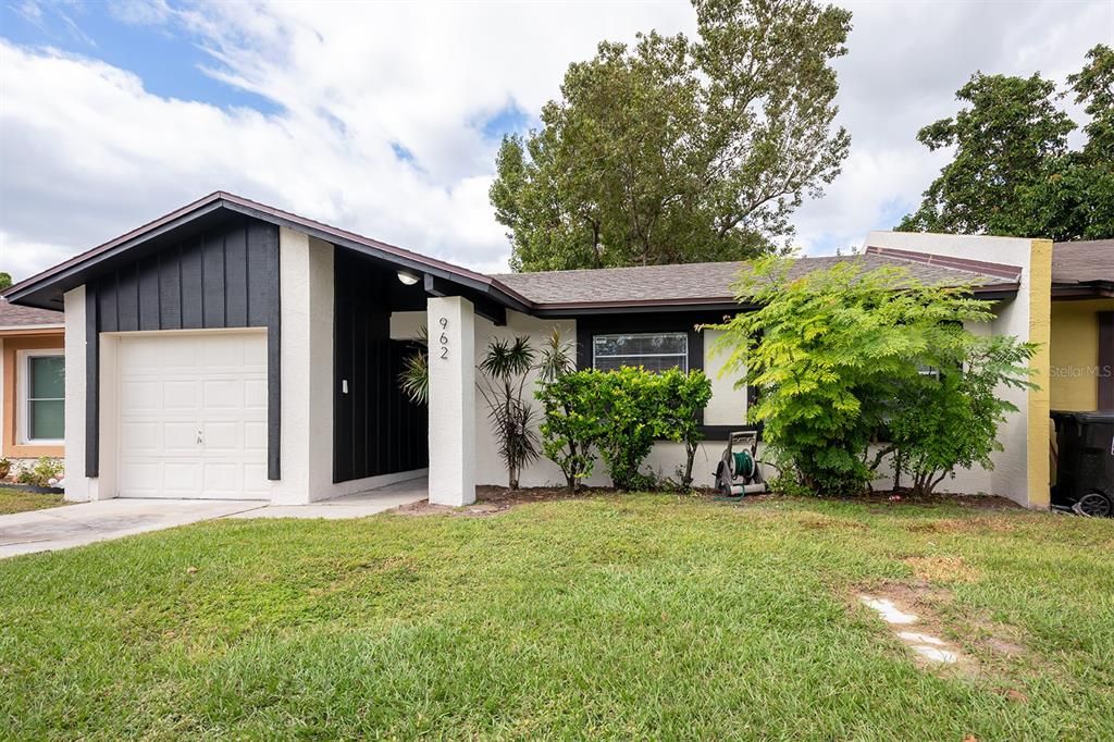 For Sale: $309,990 (3 beds, 2 baths, 1151 Square Feet)