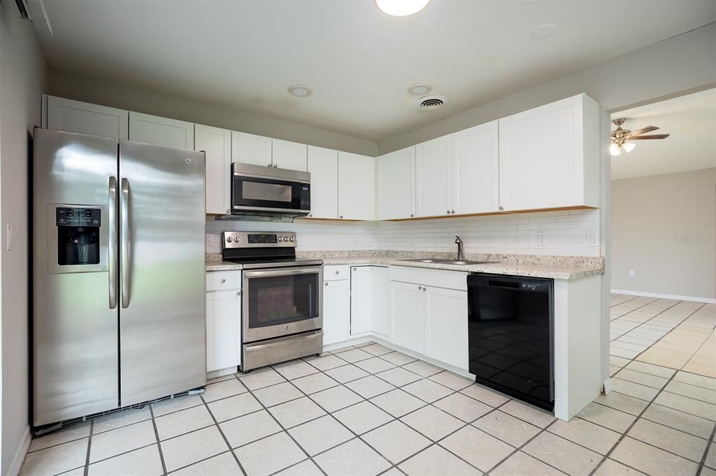 For Sale: $309,990 (3 beds, 2 baths, 1151 Square Feet)