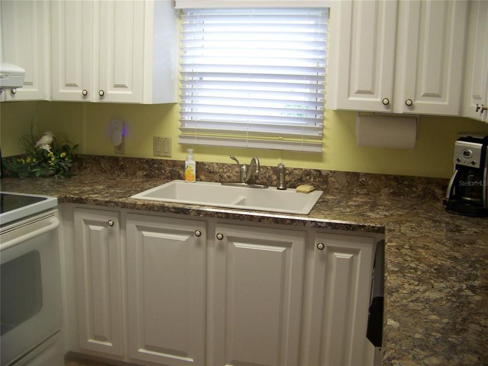 For Sale: $219,900 (2 beds, 2 baths, 1284 Square Feet)