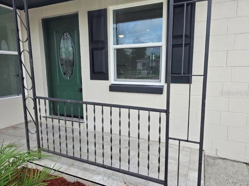 For Sale: $249,500 (2 beds, 2 baths, 975 Square Feet)