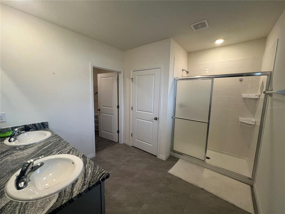 For Rent: $2,850 (4 beds, 3 baths, 2371 Square Feet)